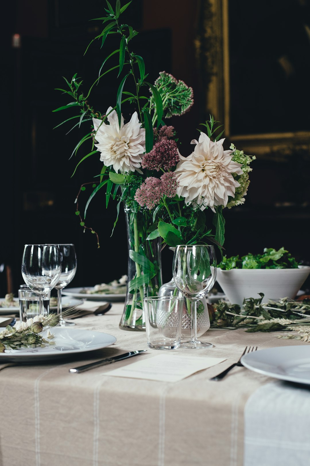 How to Host the Perfect Dinner Party: A Step-by-Step Guide